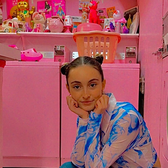 Meet your Posher, Coranne - Picture 1 of 1